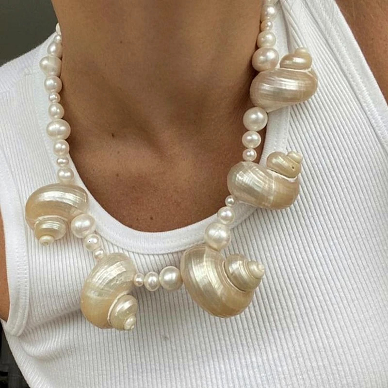 2025 Natural Freshwater Pearl Necklace Natural Shell Conch Pendant Womens Bohemian Fashion Jewelry Accessories Holiday Gift 251016