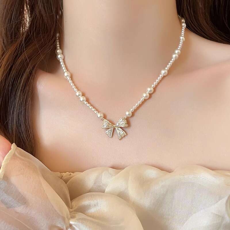 Butterfly Bow Pendant Pearl Necklace for Women 2025 New Light Niche High-end Clavicle Chain Summer Versatile Choker