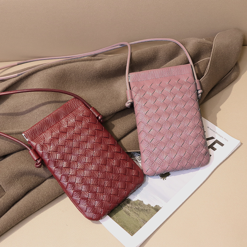 Luxury Brand Designer Bag Fresh Mini Woven Phone Bag Exquisite Small Simple Fashion Shoulder Bag Women Casual Texture Versatile Crossbody Bag