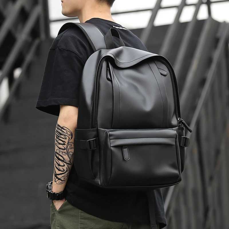 Leather Backpack for Men 14 inch Laptop Backpack Travel Daypack with USB Port Water Resistant Leather Business Daypack W251025