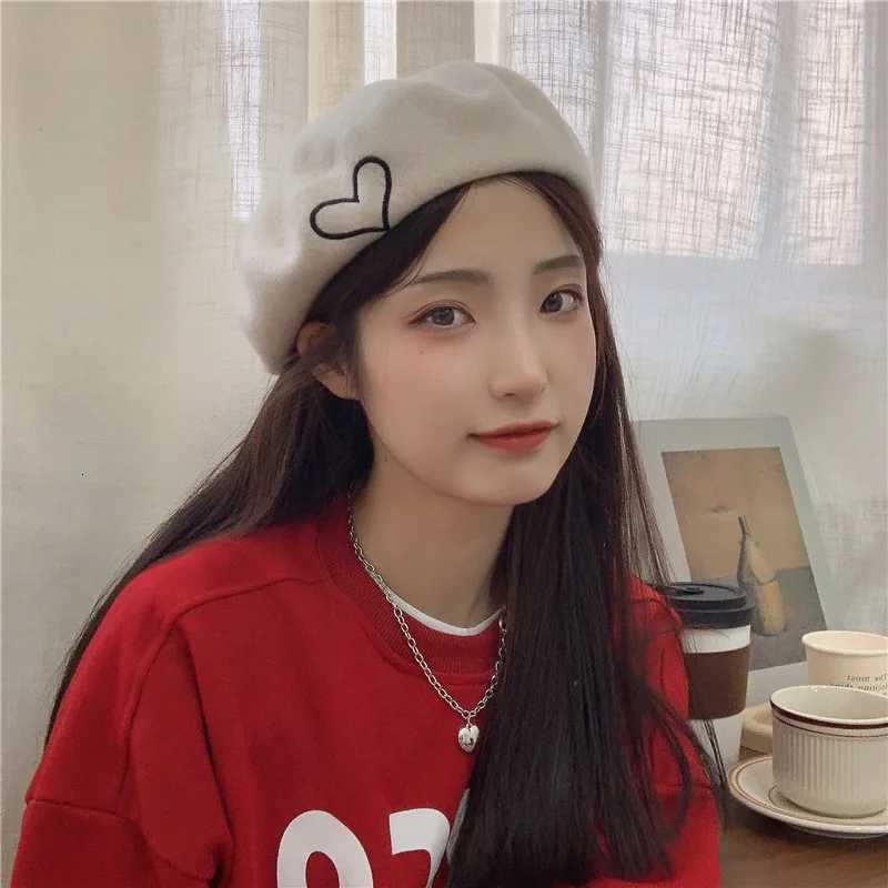 RICYGVM Winter Woolen Beret For Wen Artist Painter Hat Korean Girl Pumpkin Hats Fashion Octagonal C Beanie Bonnet Y251025