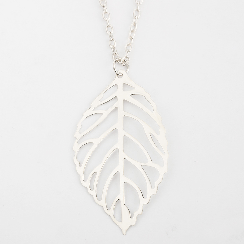 Forest Style Metal Colorful Hollow Leaf Necklace Simple Versatile Collarbone Chain