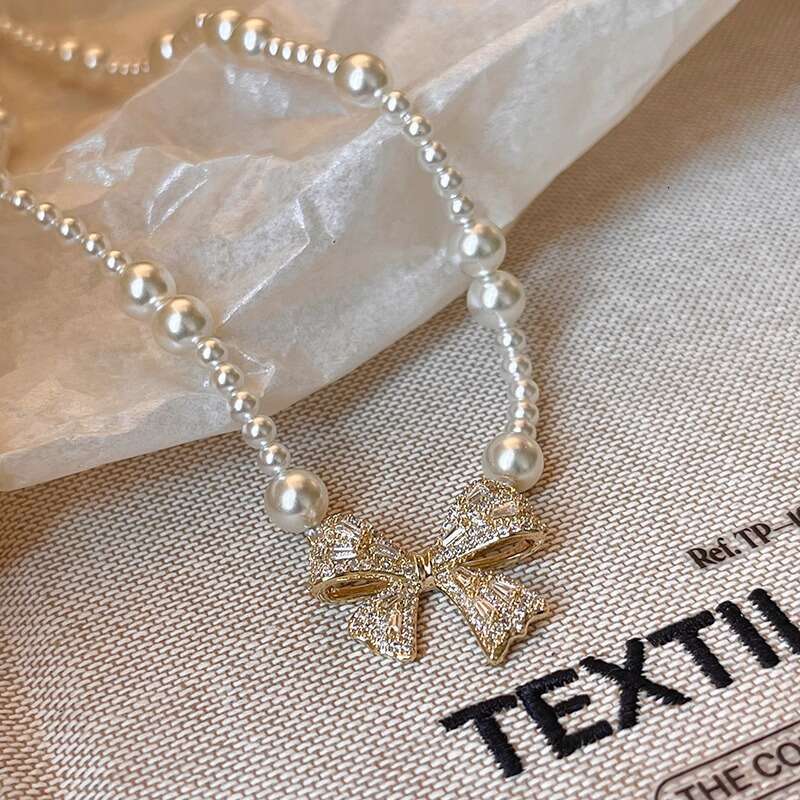 Butterfly Bow Pendant Pearl Necklace for Women 2025 New Light Niche High-end Clavicle Chain Summer Versatile Choker