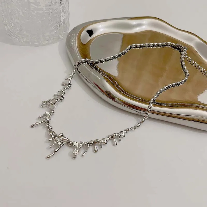 Fashion Metal Irregular Waterdrop Shape Pendant Necklaces for Women Gothic Hip Hop Clavicle Chain Chokers Statement Jewelry 251023