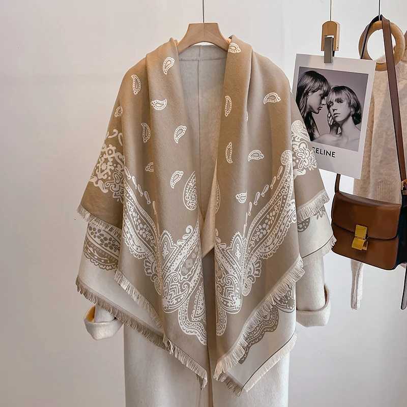 2025 Womens Luxury Brand Cashmere Winter Scarf Vintage Printed Shawl with Tassels Pashmina Wrap Bandana Poncho W251025