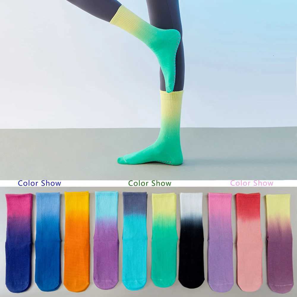 Colourful Women Sports Socks Cotton Midtube Bottom Professional Nonslip Silicone Indoor Fitness Socks Dance Pilates Yoga Socks Y251024