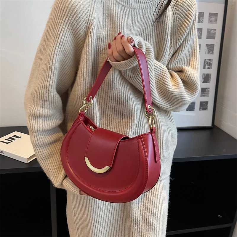 LEFTSIDE Armpit Shoulder Side Bags for Women 2025 Designer Trend Leather Small Underarm Crossbody Handbags and Purses Z251024