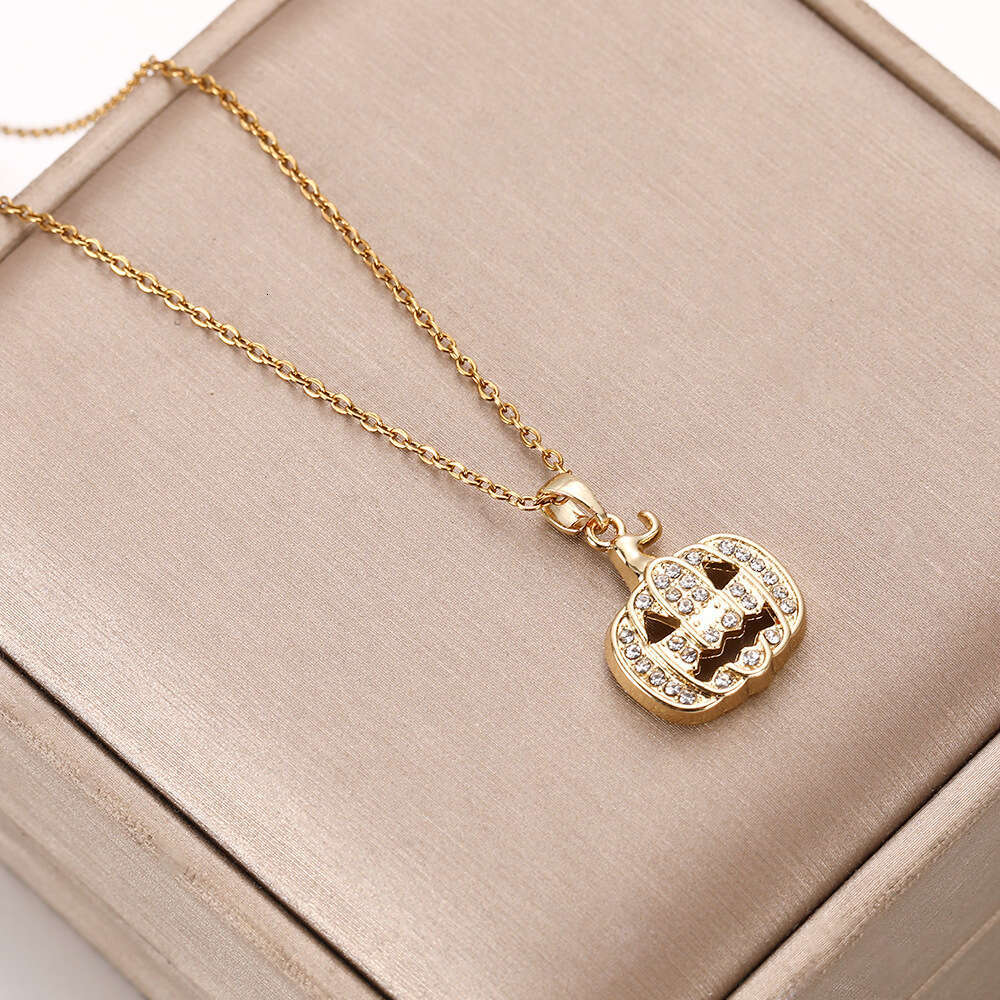 Cartoon Pumpkin Necklace for Women, High-End Halloween Necklace, Collarbone Chain, Niche Design Sense Jewelry