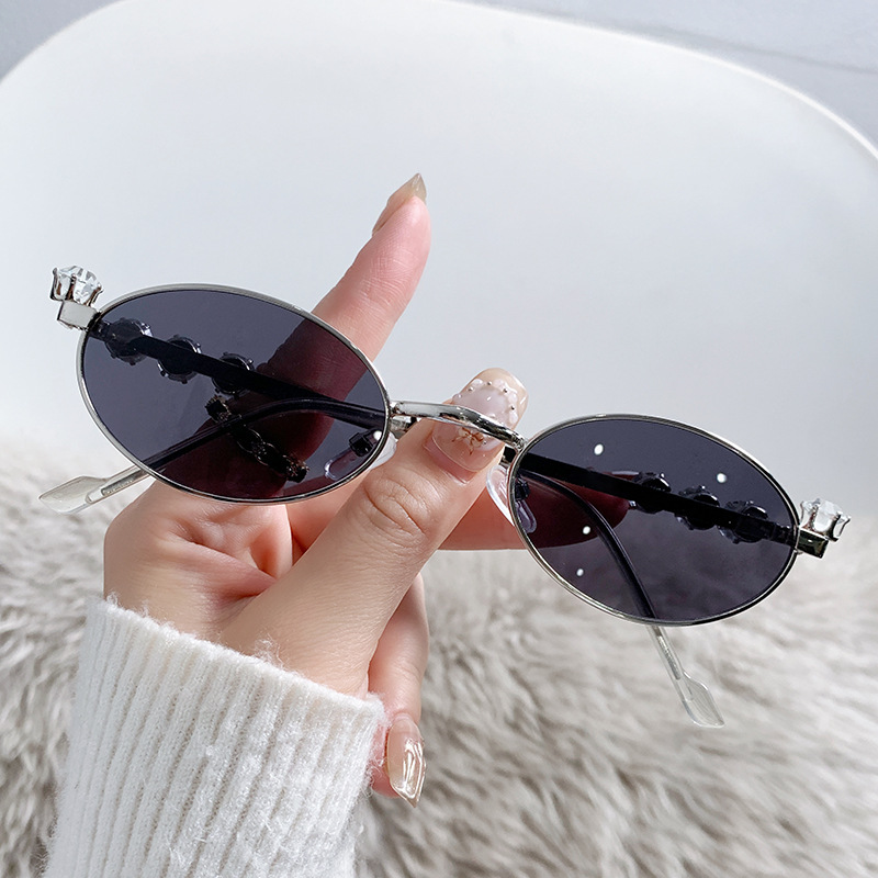 Cross-Border New Viral Street Style Sunglasses Unique Metal Y2K Diamond-Studded Oval Small-Frame Glasses Direct from Manufacturer