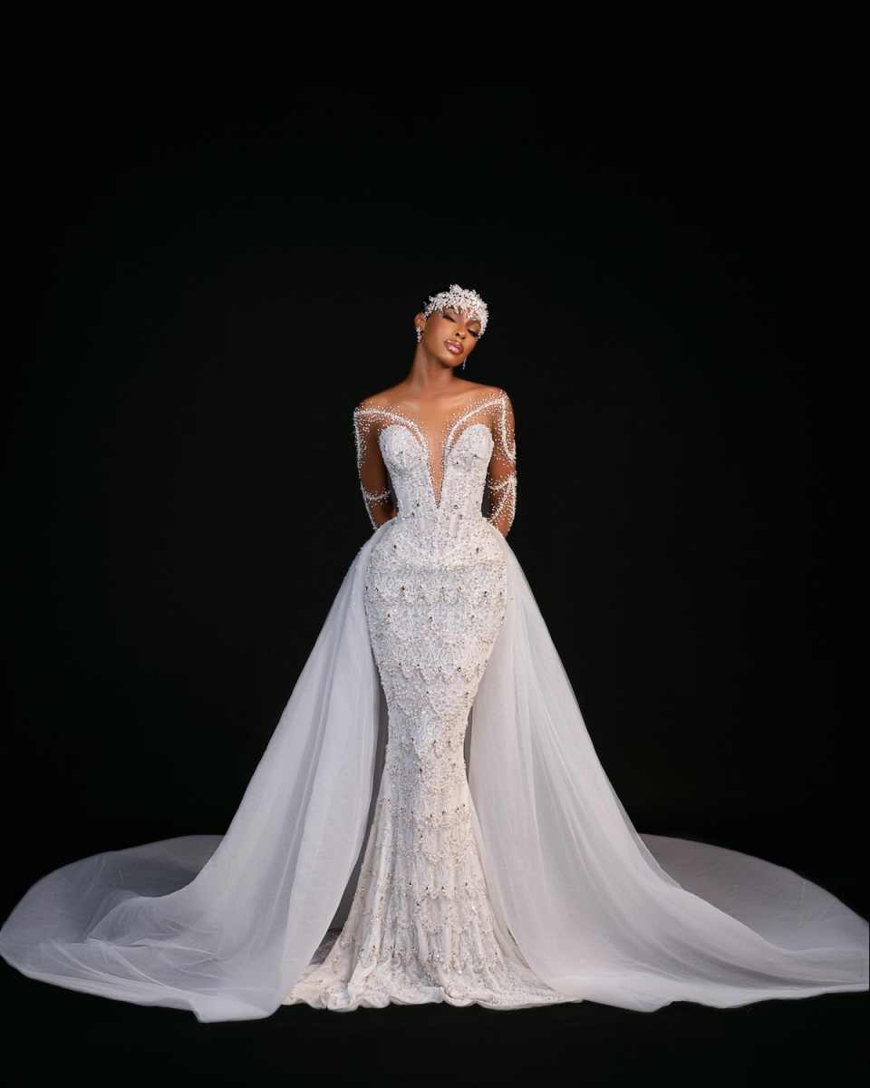 Princess Crystals Mermaid Bridal Gowns Long Sleeve Sheer Neck Wedding Dresses Lace Beadeds Detachable Train Custom Made