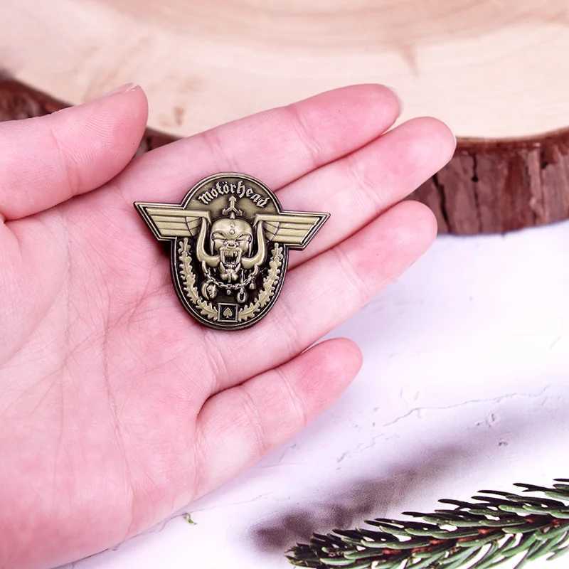 Hammered Album Inspiration Badge Rock Music Brooch Music Fans Gift Accessories J251115