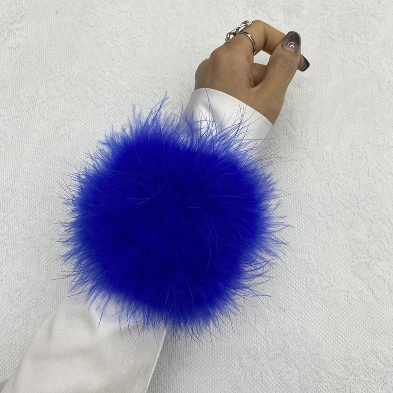1PC Fluffy Ostrich Fur Wrist Cuffs Women Ostrich Feather Wrap Bracelet Slap Anklet Bracelet Cuffs Wrist Sleeves Winter Wristband 251023