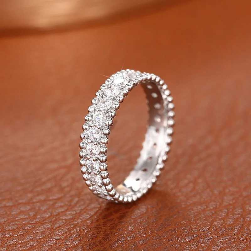 925 Sterling Silver Simple Rings for Women Shiny Single Row Cubic Zirconia Exquisite Finger Ring Charms Party Jewelry GiftsXJ251025