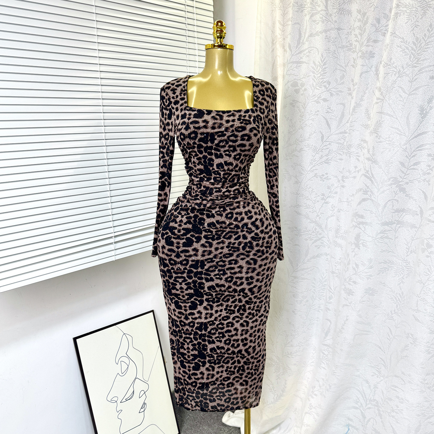 Designer sexy pure desire style dress, new social elegant women's leopard print rhinestone slim fit low cut new long skirt