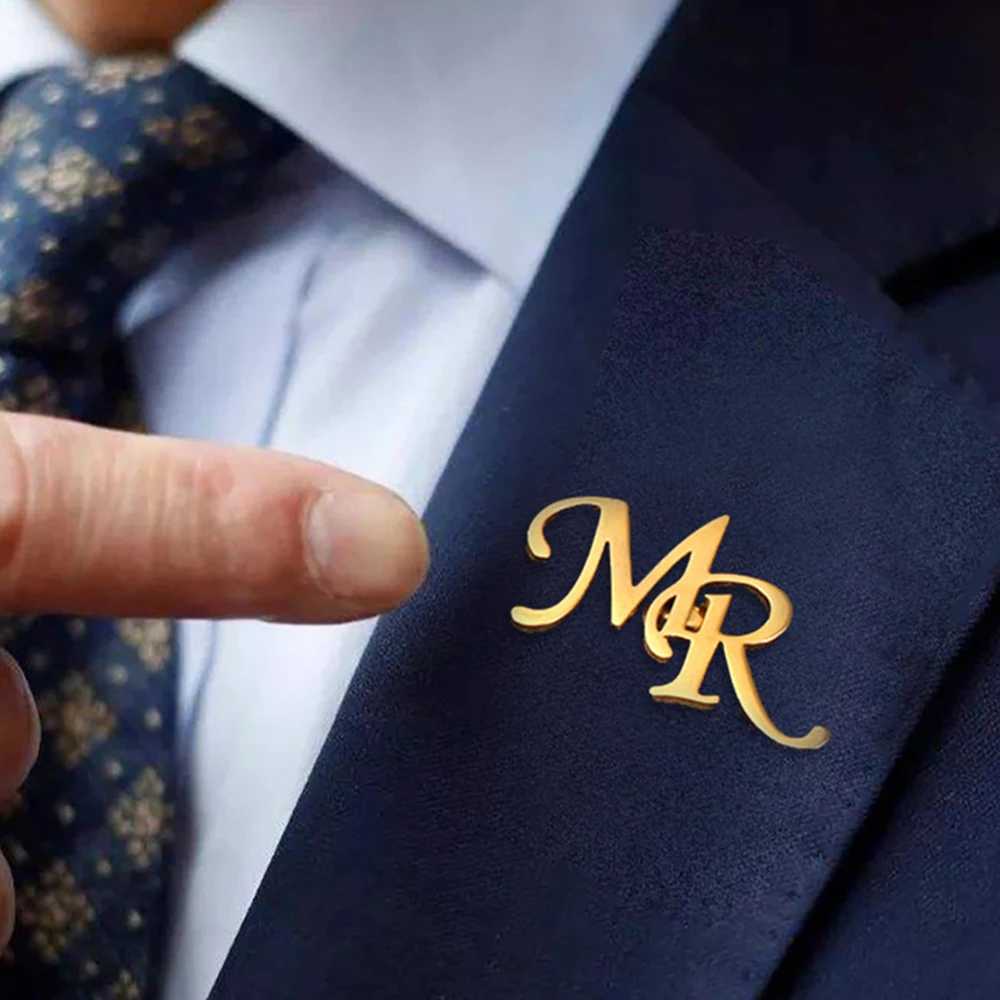 My Shape Custom Initials Brooch for Mens Suit for Casual Sweater Coat Personalized Letters Pins Badge Nameplate Brooch Jewelry J251115