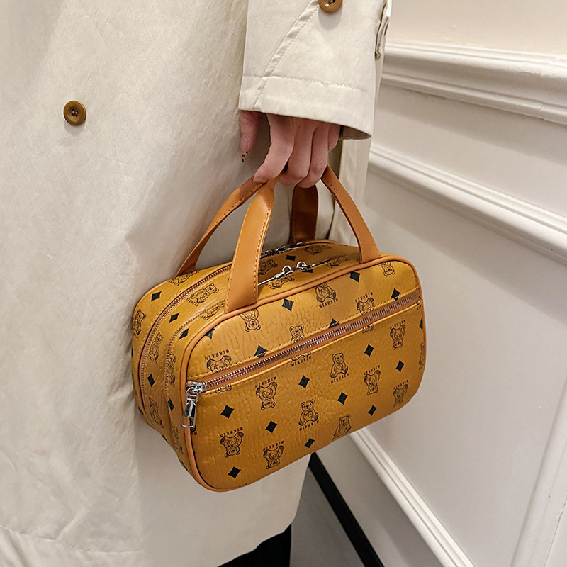 Luxury Brand Designer Bag Cartoon Bear Print Toiletry Bag Large Capacity Skincare Makeup Bag Travel Portable PU Storage Bag