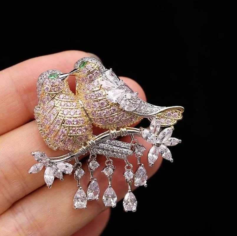 Pink Fashion Lovely Birds Brooches for Women Jewelry Gorgeous Costume Lapel Pins Animal Bird Brooch Pin J251115