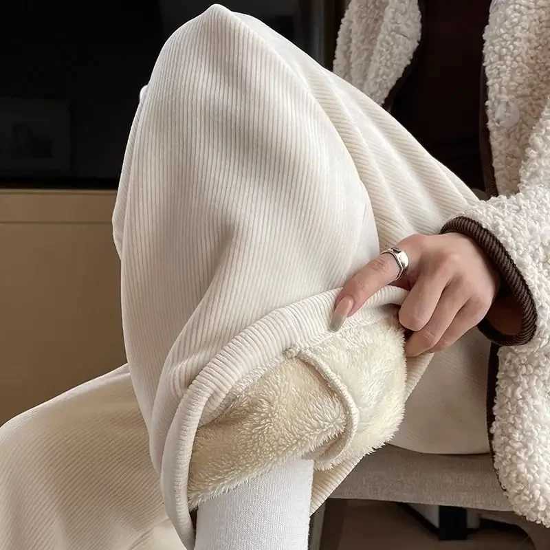 Women Keep Warm Thickened Corduroy Trousers Wide Leg Sweatpants Winter Straight Pant High Waist Warm Loose Simple Lamb TrousersT251025