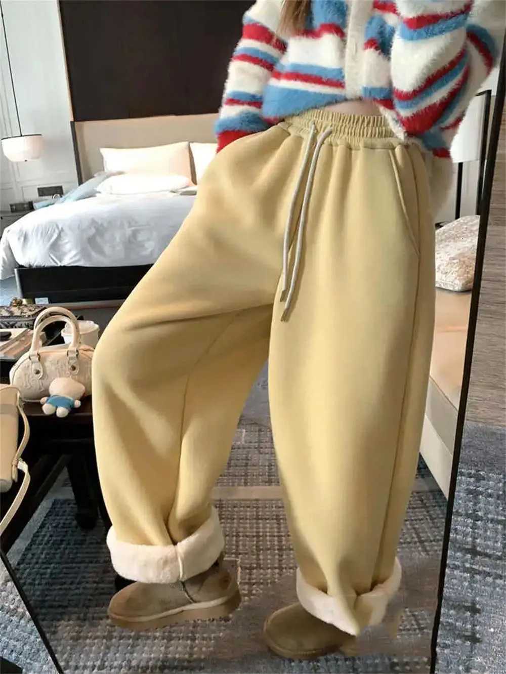 Thick Black Fleece Sweatpants Women Streetwear Oversized Joggers Harajuku Korean Wide Leg Pants Winter Baggy Drawstring TrousersT251025