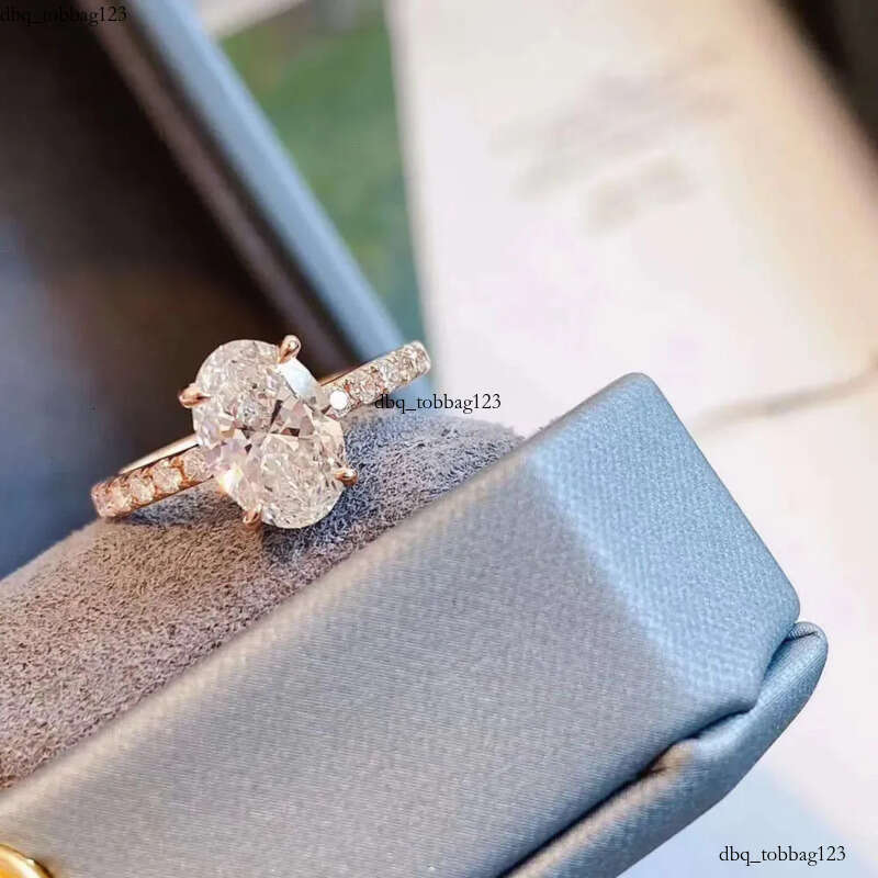 Yu Ying Customized White Gold D color Oval Cut Moissanite Women Jewelry Wedding Set Rings Engagement Ring 111
