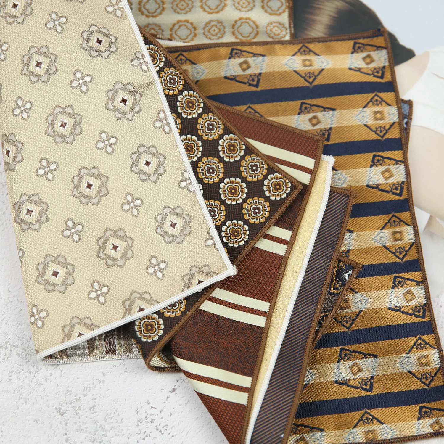 Maillard Mens Suit Pocket Towel Dr Chest Towel Retro Suit Coffee Pattern Small Square Scarf Wedding Fashion cm Y251024
