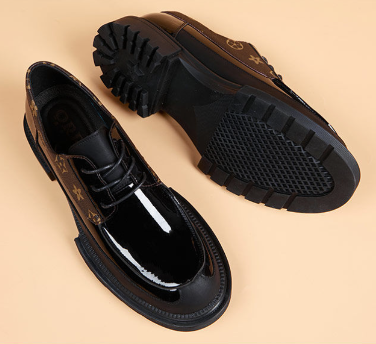 Free shipping Designer Textured Print Derby Shoes with Patent Leather Detail Daily Occasion Wear Fashion Stylish Versatile Trendy Shoes