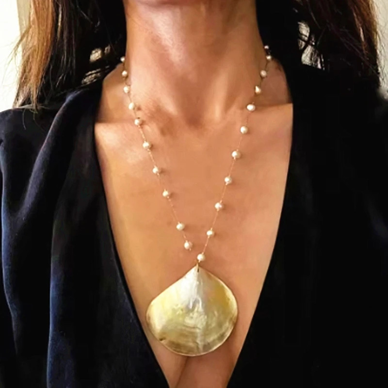 2025 Natural Freshwater Pearl Necklace Natural Shell Conch Pendant Womens Bohemian Fashion Jewelry Accessories Holiday Gift 251016