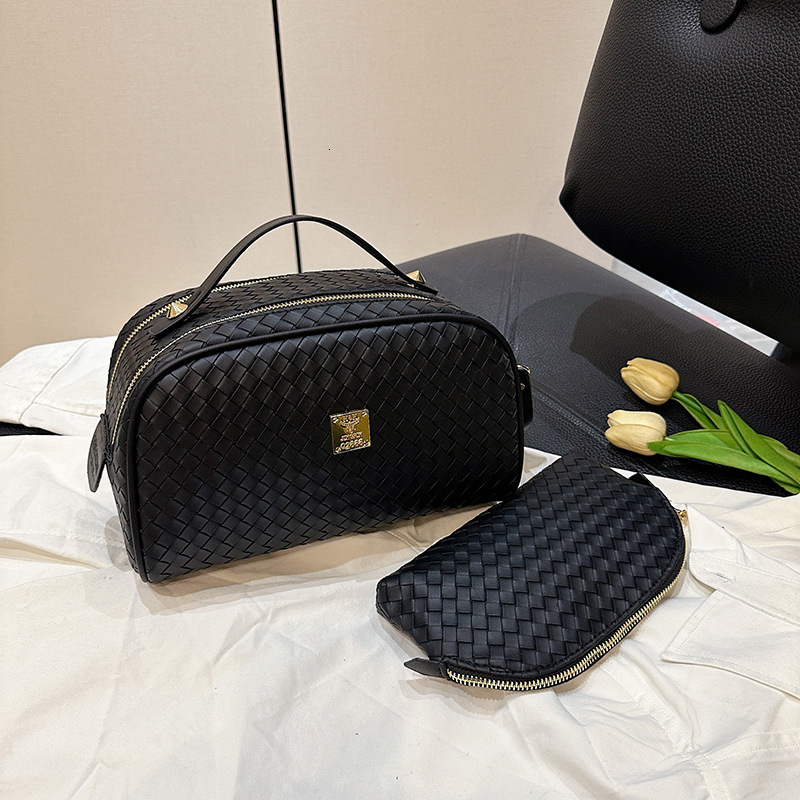 Luxury Brand Designer Bag Large Capacity Portable Makeup Bag For Women, Ins Style, High-End Feel, New Trendy Travel Waterproof Cosmetic Toiletry Organ