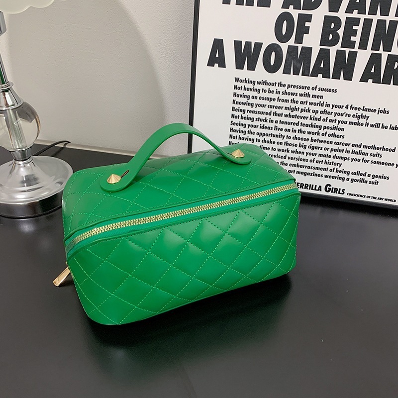 Luxury Brand Designer Bag New Makeup Bag High-Value PU Fashion Simple Quilted Pillow Handbag Large Capacity Toiletry Bag