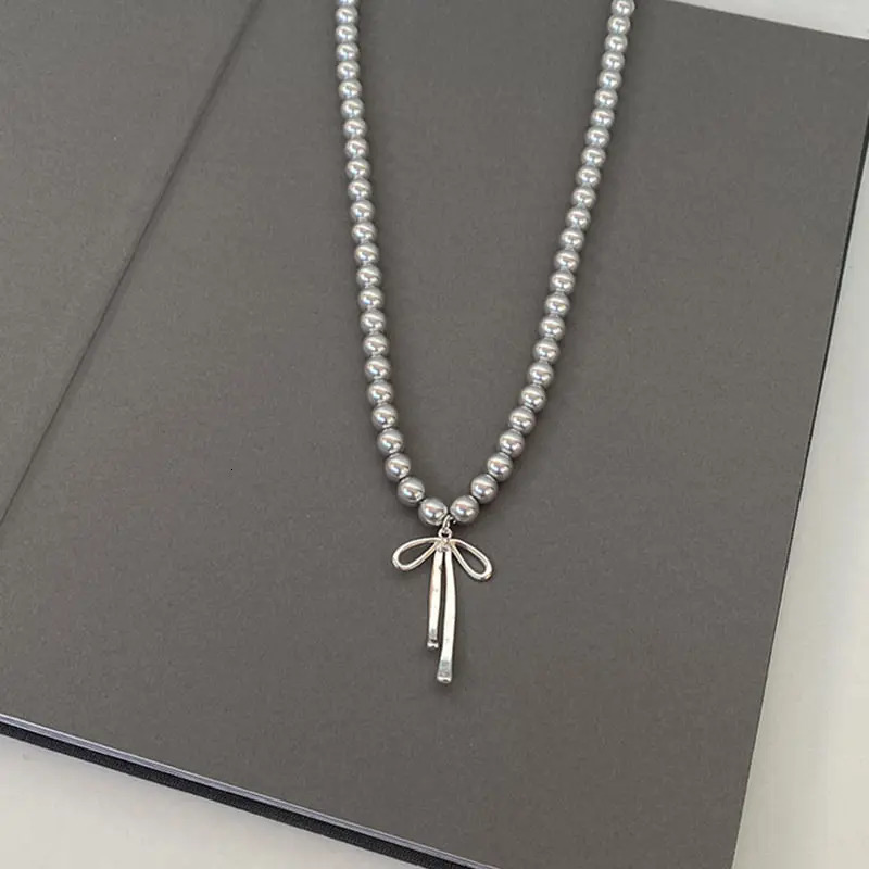 Fashionable Choker with Pendant Graceful Bowknot Pendant Choker Necklace with Gray Pearls Neck Jewelry Accessories 251023
