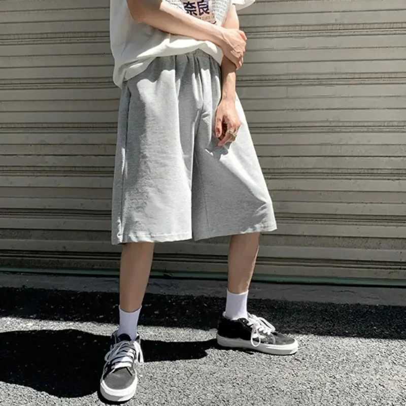 2024 New Men Baggy Sweatpants Shorts Straight Wide Casual Elastic Waist Black Gray Jogging Male Knee Length Short PantsXJ251025