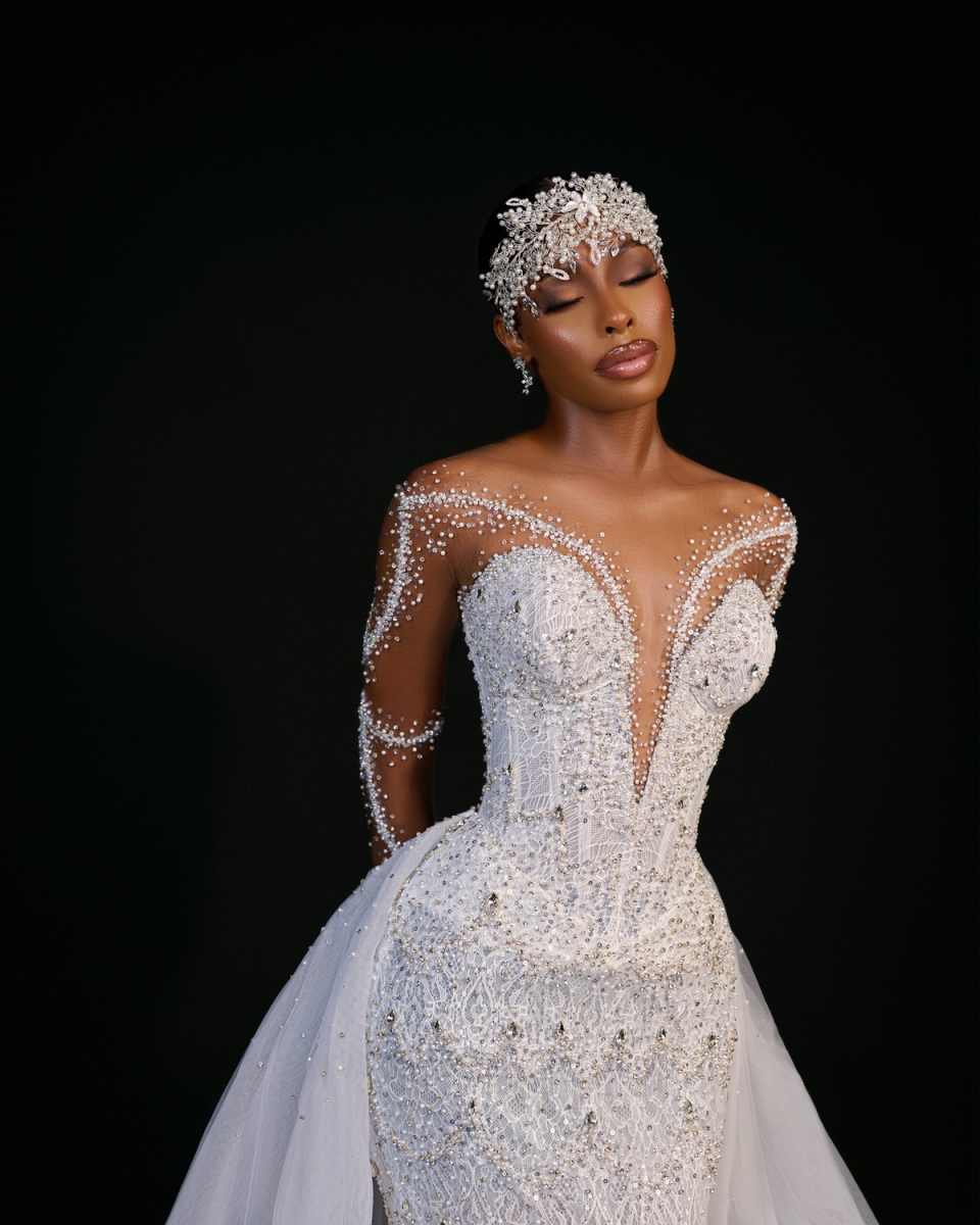 Princess Crystals Mermaid Bridal Gowns Long Sleeve Sheer Neck Wedding Dresses Lace Beadeds Detachable Train Custom Made