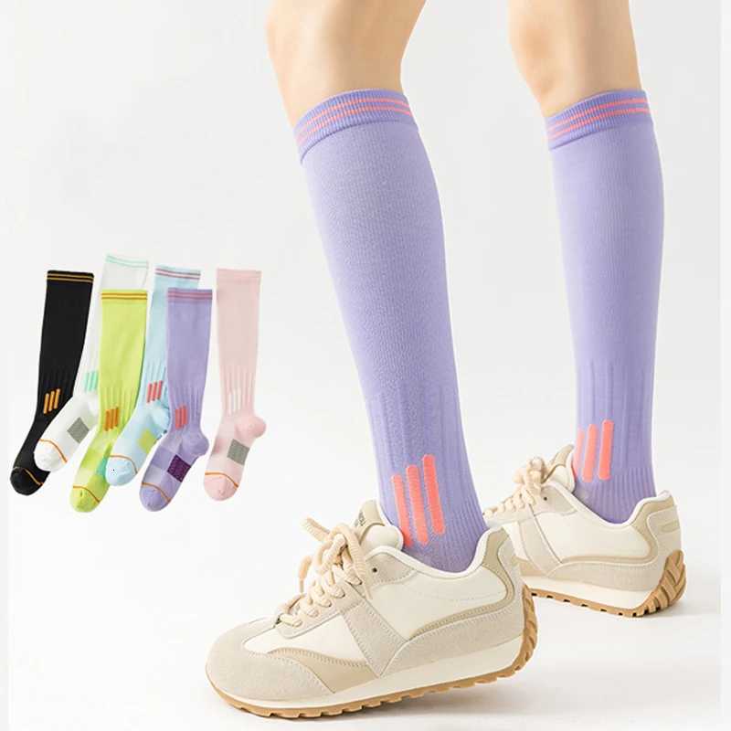 1 Pair Fashionable Women Sports Compression Calf Socks Breathable Comfortable Fitness Running All Season Pressure Socks Y251024