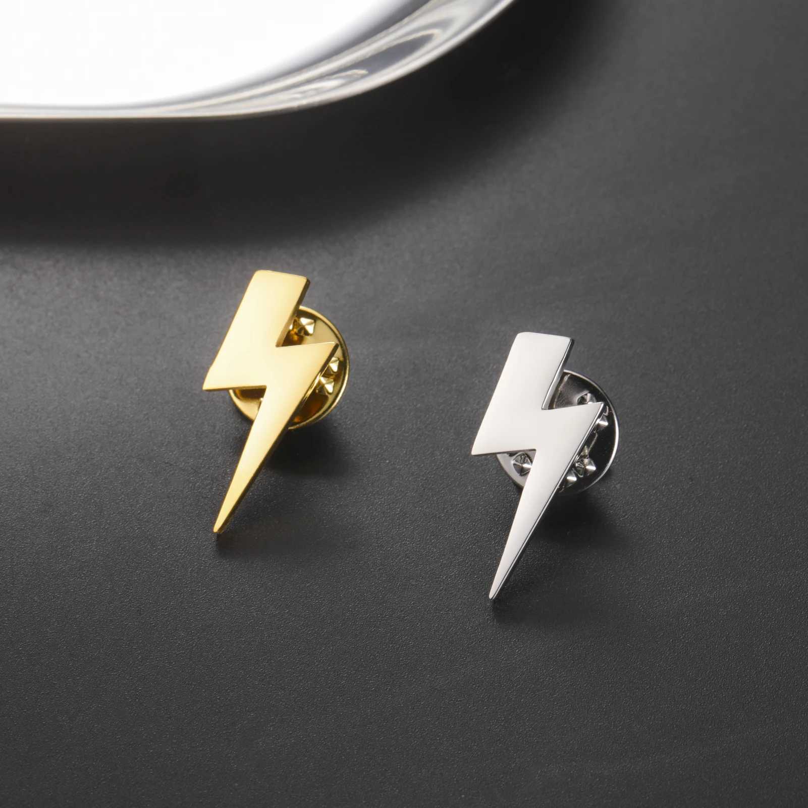 Teamer Lightning Brooch Stainless Steel For Women Man Fashion Suit Accessory Daily Wear Simple Style Party Jewelry Gift 2025 New J251115