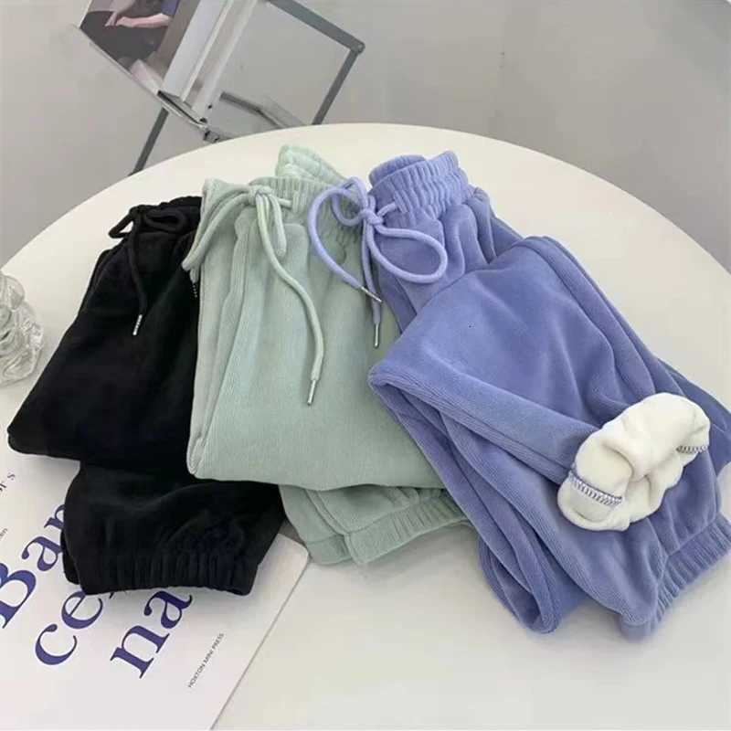 Winter Thick Warm Women Harem Pants 4Xl Oversized Casual Elastic Waist Velvet Sweatpants Female Solid Fleece Jogging TrousersT251025