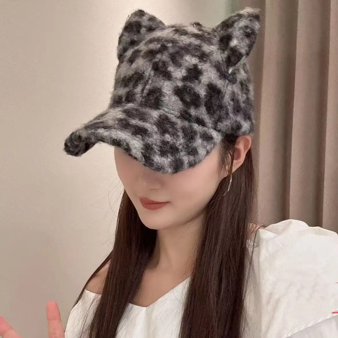 Autumn and Winter Leopard Print Plush Baseball Cap for Children Fashionable and Versatile Small Face Warm Duckbill Cap 251023