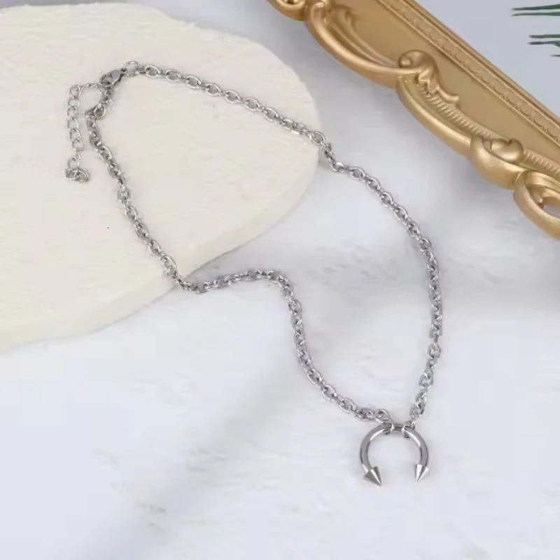 Personalized Punk Style Chain Rivet Necklace Mens and Womens Fashion Y2k Holiday Party Accessories Jewelry Gifts 251023