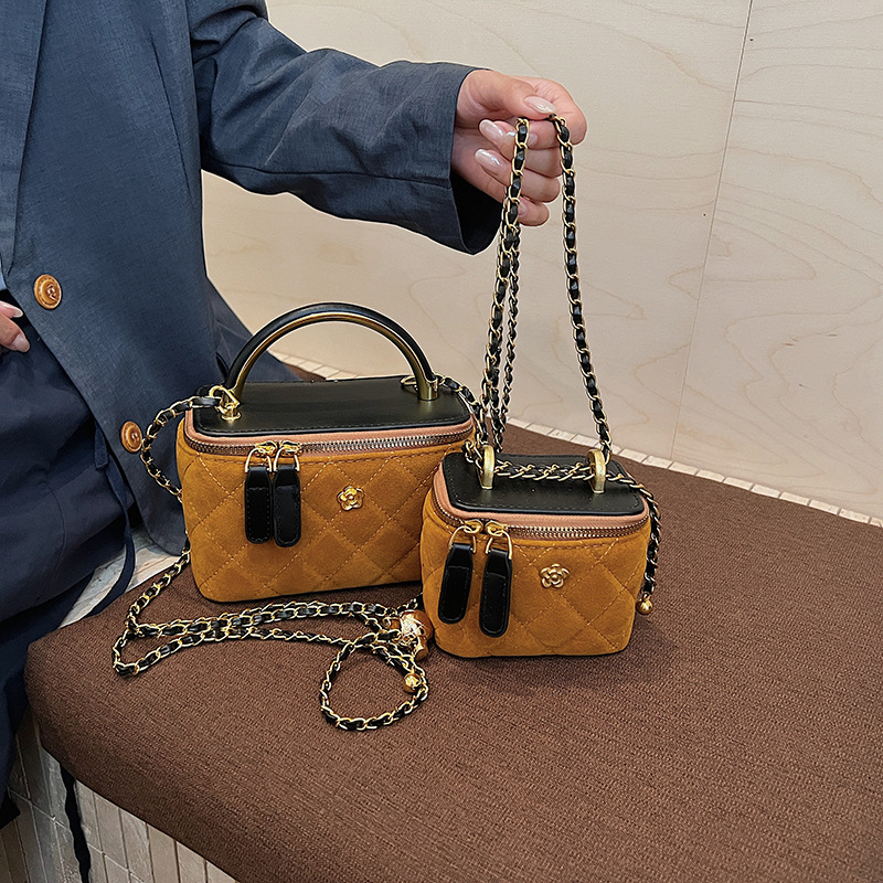 new Free delivery designer shoulder bag Fashionable crossbody bag wear-resistant comfortable simple and casual