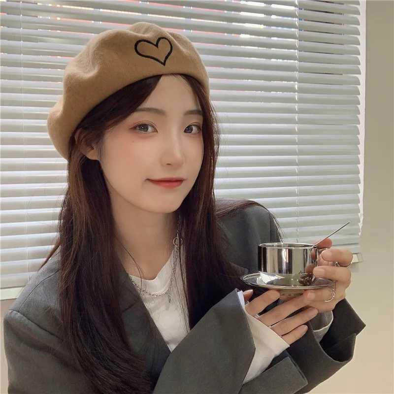 RICYGVM Winter Woolen Beret For Wen Artist Painter Hat Korean Girl Pumpkin Hats Fashion Octagonal C Beanie Bonnet Y251025