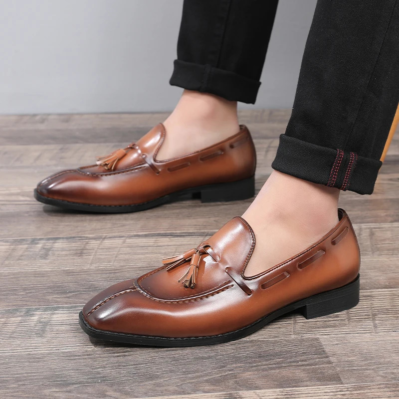 Mens Casual Business Leather Shoes Men Fashion Tassels Wedding Party Loafers Mens Classic Retro British Style Slipon Flats 251023
