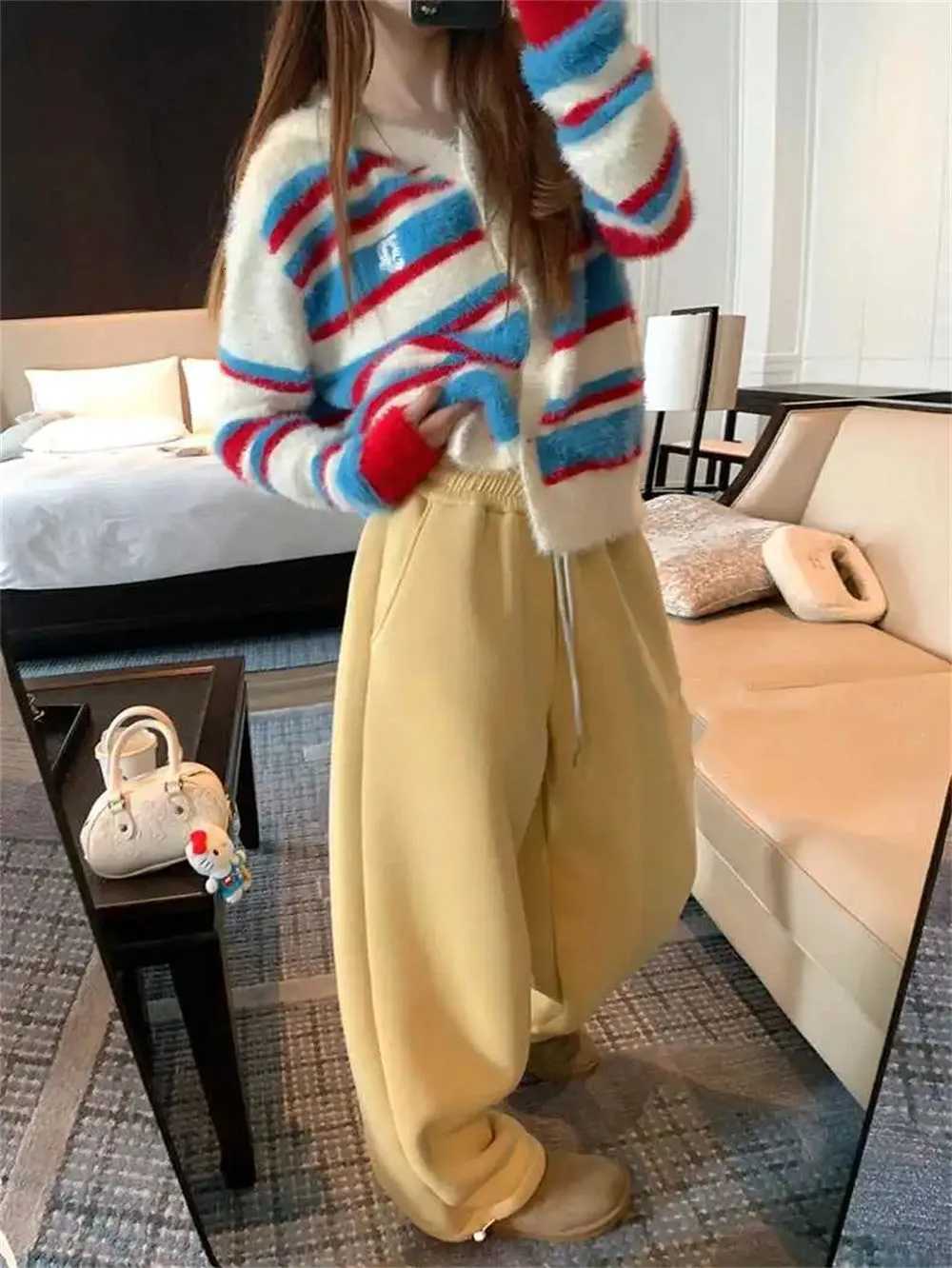 Thick Black Fleece Sweatpants Women Streetwear Oversized Joggers Harajuku Korean Wide Leg Pants Winter Baggy Drawstring TrousersT251025