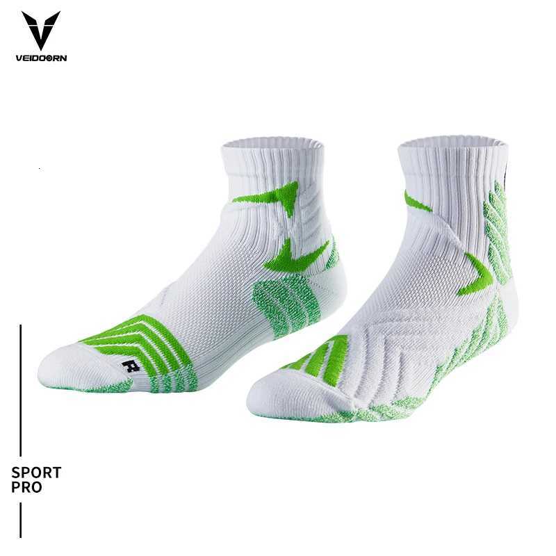 Professional Short Basketball Socks for Men Women Thicken Non Slip Soccer Golf Wear Running Socks Compression Y251024