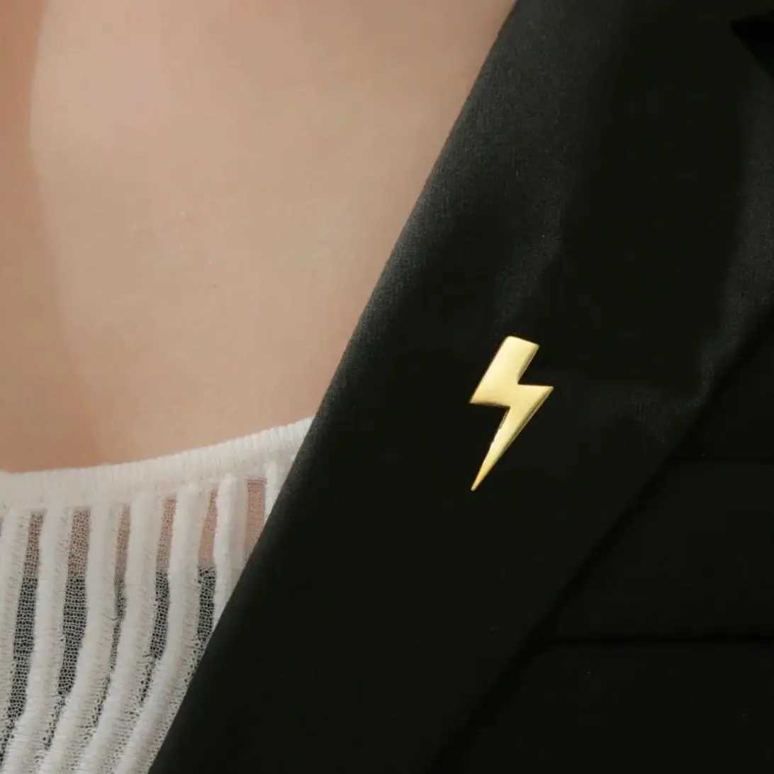 Teamer Lightning Brooch Stainless Steel For Women Man Fashion Suit Accessory Daily Wear Simple Style Party Jewelry Gift 2025 New J251115