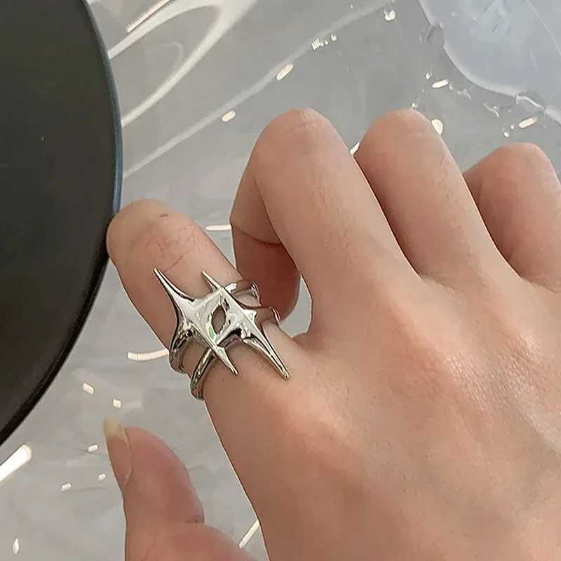 Simple Irregular Silver Star Open Ring for Women Men Punk Gothic Sliver Color Adjustable Couple Rings Y2K Egirl Jewelry GiftXJ251025