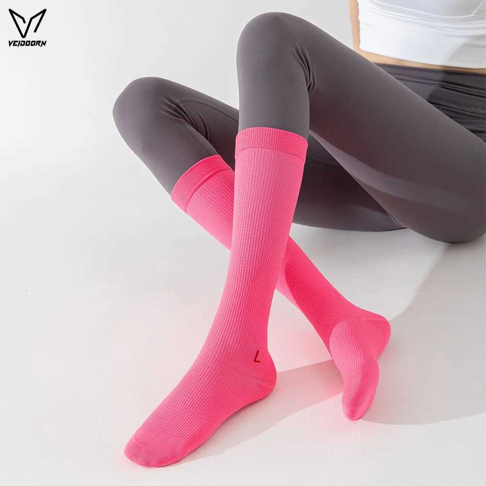 Veidoorn Womens Compression Socks for Running Workout Jumping Aerobics Breathable Supportive Long Socks Gym Fitness Legwear Y251024