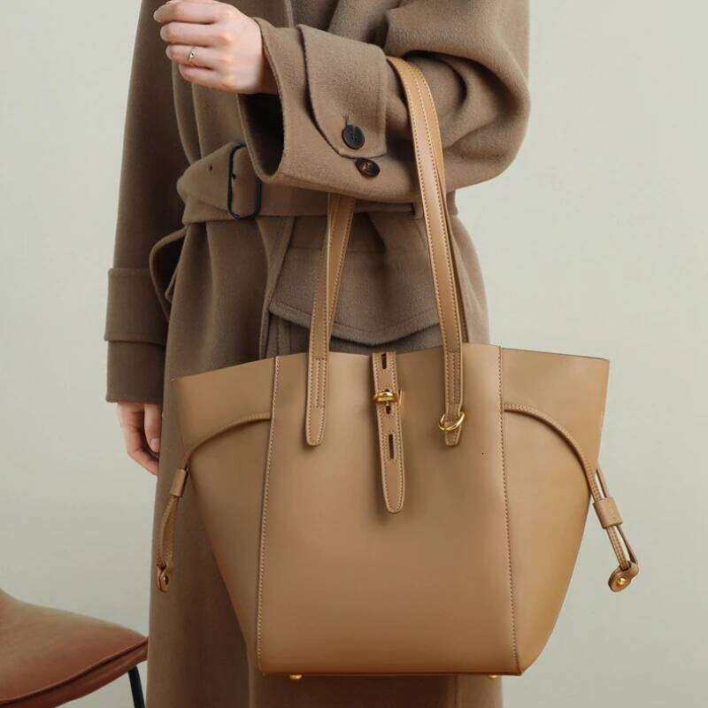 Women's Large Capacity Armpit Shoulder Bag Ladies Genuine Leather Commuter Shopper Bags High Quality Handbags Big Tote 251025