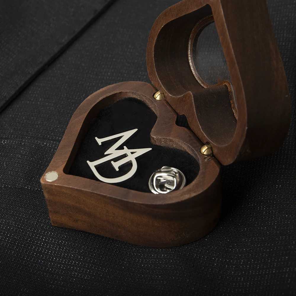 Tangula Custom Initials Brooch For Groom Mens Stainless Steel Initials Letters Lapel Pin Personalized Wedding Best Man Jewelry J251115