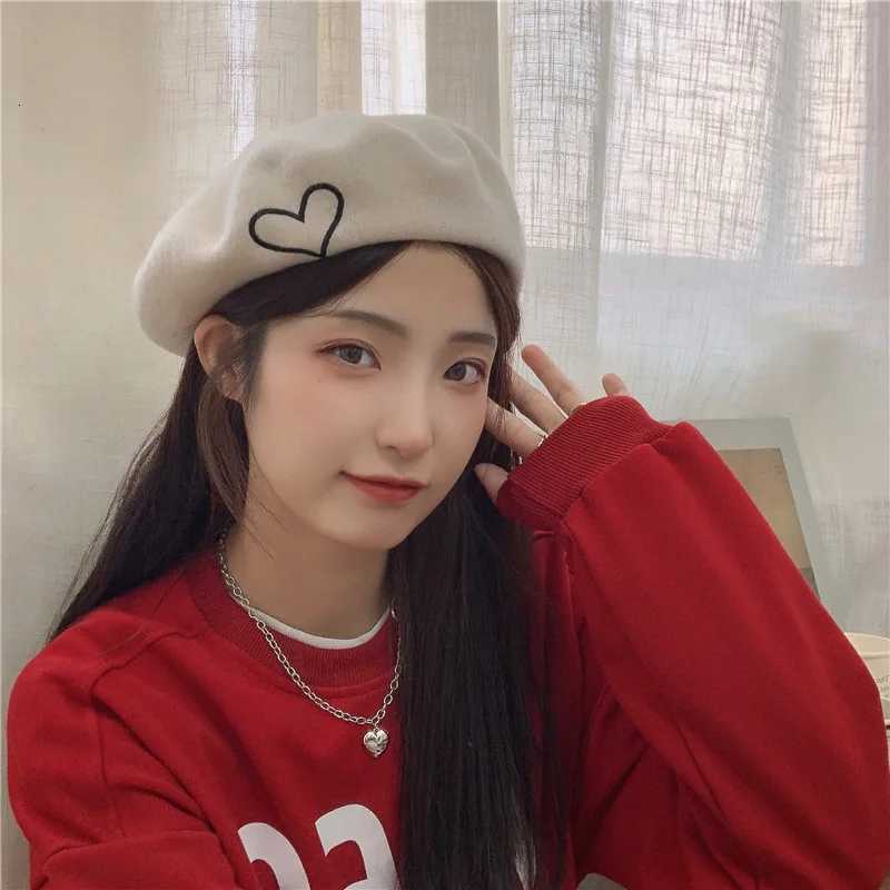 RICYGVM Winter Woolen Beret For Wen Artist Painter Hat Korean Girl Pumpkin Hats Fashion Octagonal C Beanie Bonnet Y251025