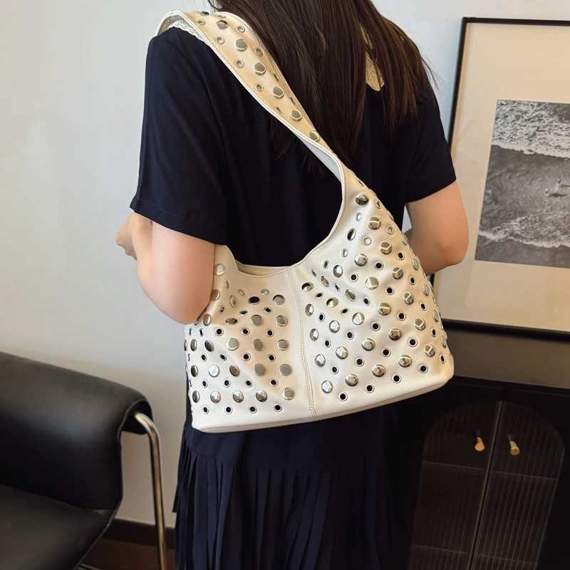 LEFTSIDE Rivets Design PU Leather Bucket Bags for Women 2025 New Punk Style Trend Female Shoulder Bag Handbags and Purses Z251024