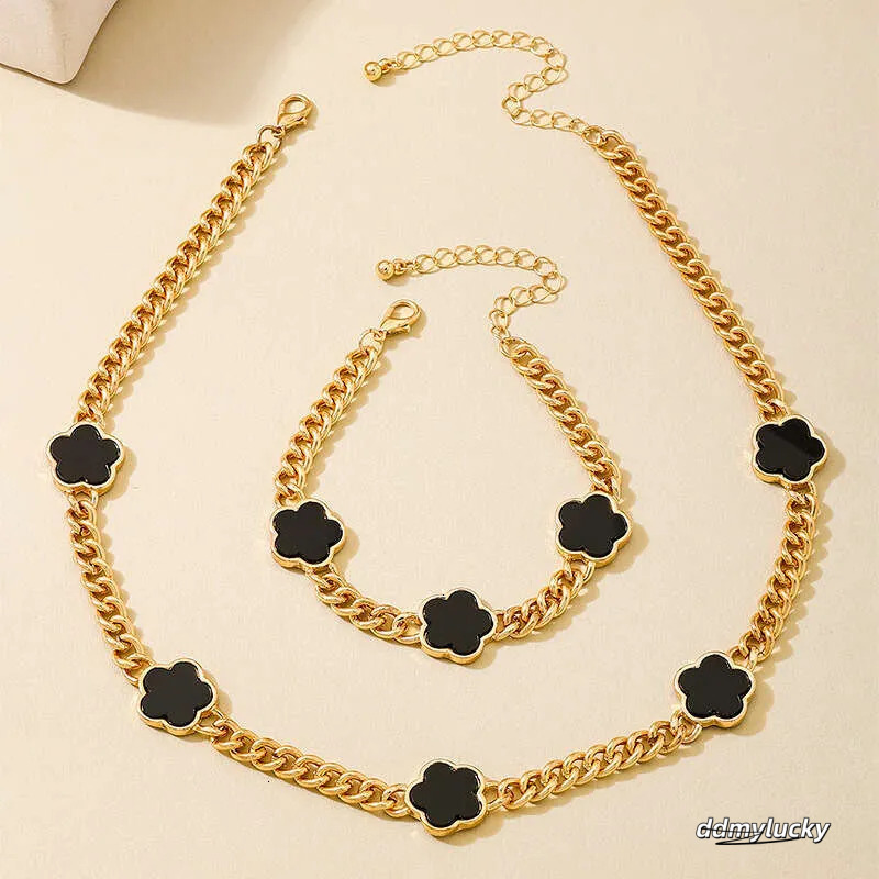 Necklaces For Women: Elegant Five-Leaf Clover Jewelry Set - Gold-Tone Metal Chain Necklace, Bracelet & Earrings For Banquets Ddmylucky